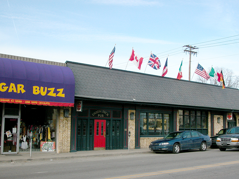 Pizza Scene - Union Jack Pub - by Mark Rumreich