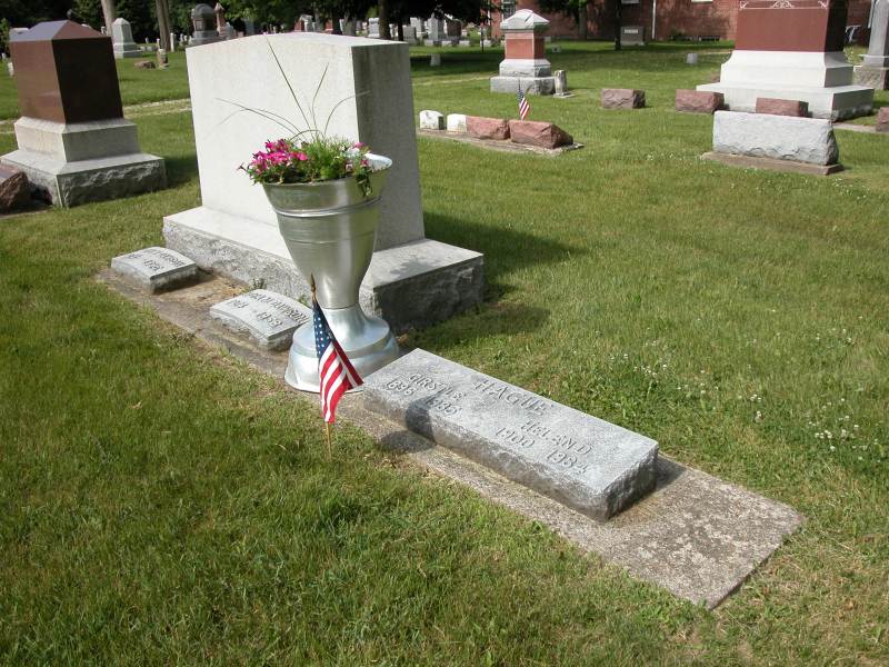 Broad Ripple American Legion Post #3 and Boy Scout Troop 18 Decorate Veterans' Graves