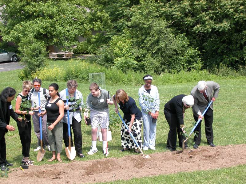 Architect Michael Graves and IAC Break Ground for ARTSPARK Project