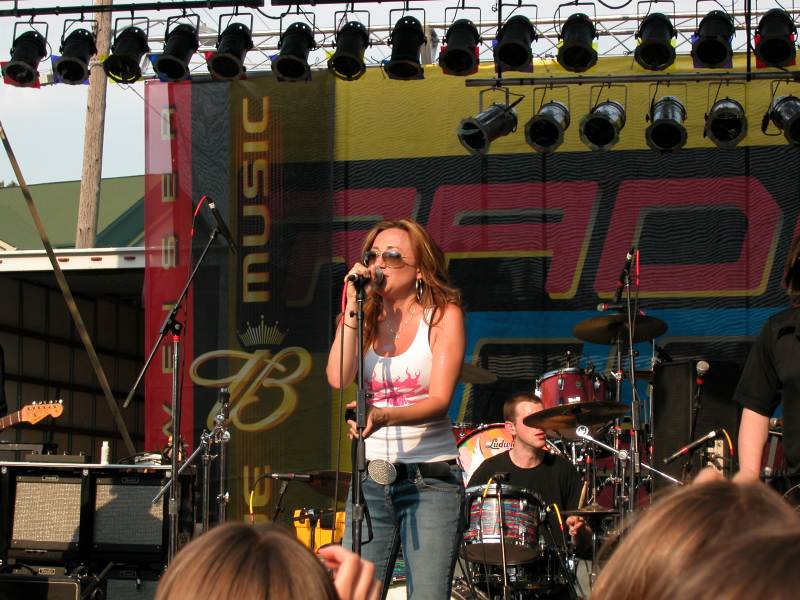Zanna-Doo performing on the Westfield stage.