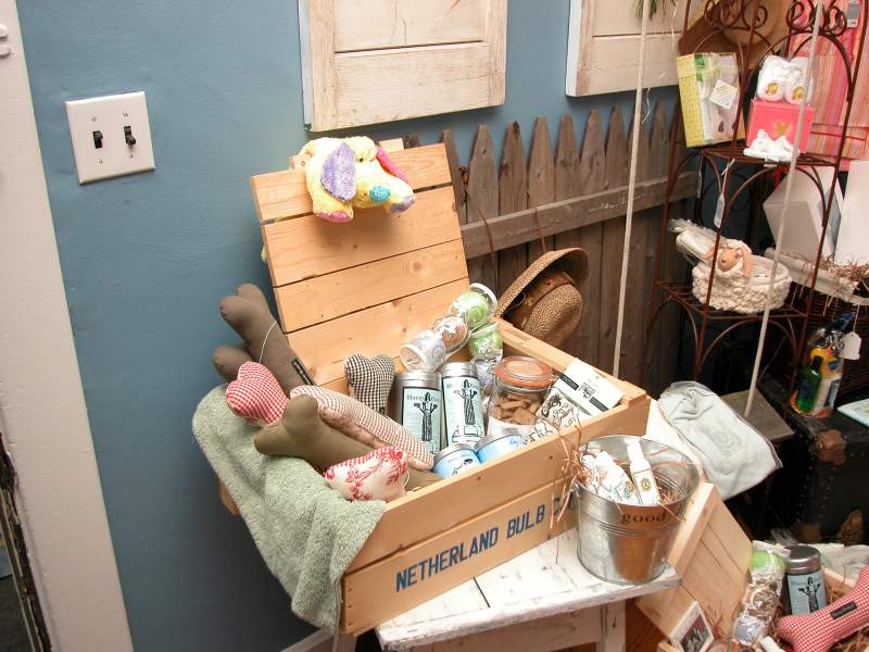 Metropolitan Motif Will Fill Your Gift and Event Needs