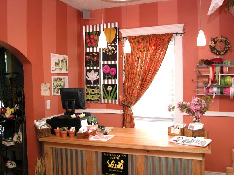 Metropolitan Motif Will Fill Your Gift and Event Needs