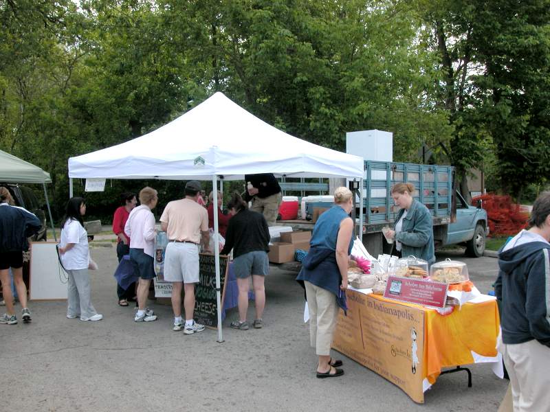 Farmers Market Opens 2005 Season at the IAC