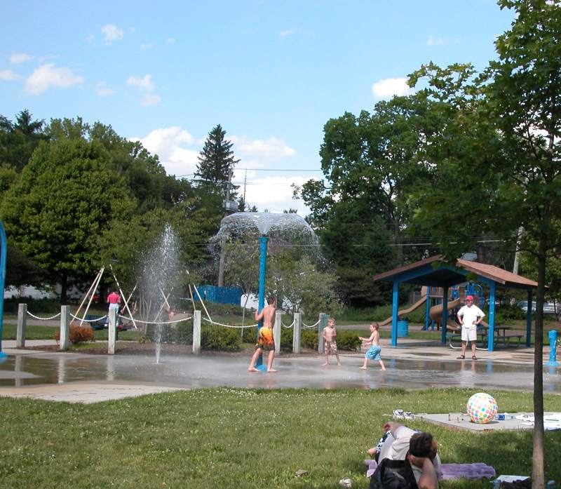 Random Rippling - Broadway Park fountains