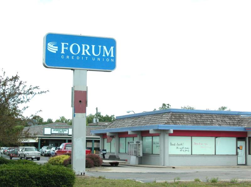 Random Rippling - Forum Credit Union sign