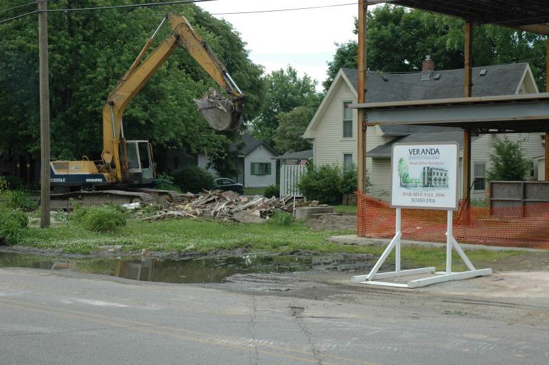 The house was gone in minutes. This lot will become parking for the Veranda building.
