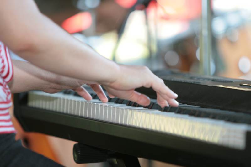 Random Rippling - Jason Curry Kicks Off Jazz in the Park 