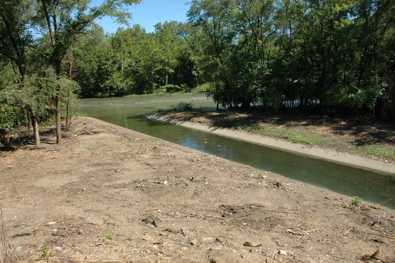 Random Rippling - DPW Flood Gate Improvements 