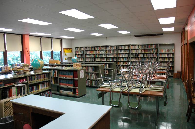 The library at school 84.