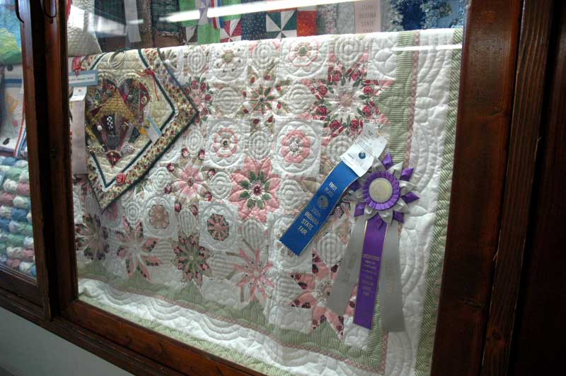 Elizabeth's quilt won sweepstakes