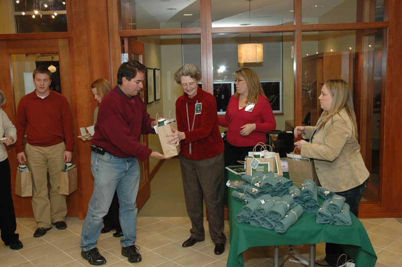 Sue handed out the goodies to the homeowner Rich Bees at the Home Tour party.