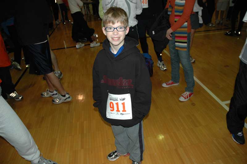 Runners, walkers come out to Broad Ripple in the thousands - By Ashley Plummer and Alan Hague