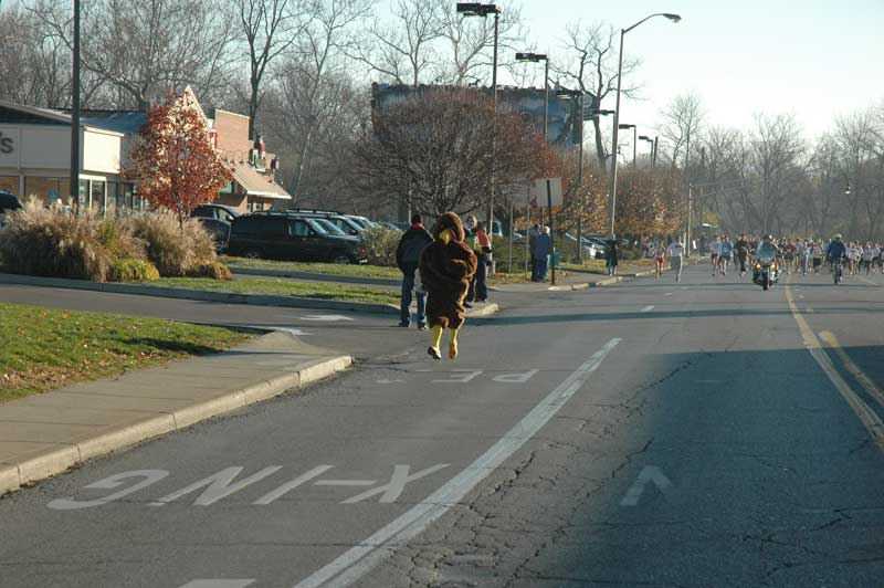 Runners, walkers come out to Broad Ripple in the thousands - By Ashley Plummer and Alan Hague