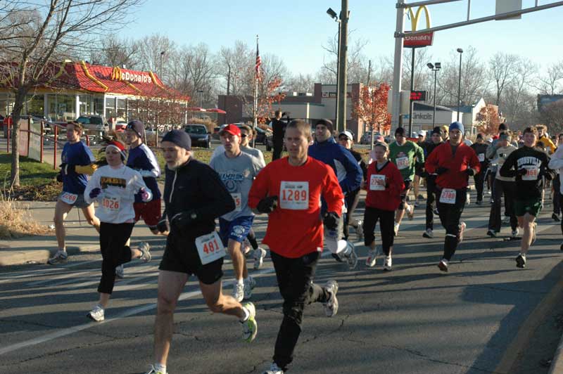 Runners, walkers come out to Broad Ripple in the thousands - By Ashley Plummer and Alan Hague