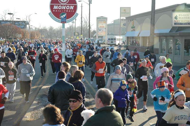 Runners, walkers come out to Broad Ripple in the thousands - By Ashley Plummer and Alan Hague