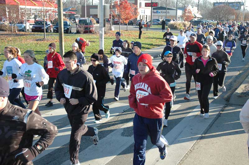 Runners, walkers come out to Broad Ripple in the thousands - By Ashley Plummer and Alan Hague