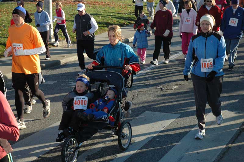 Runners, walkers come out to Broad Ripple in the thousands - By Ashley Plummer and Alan Hague