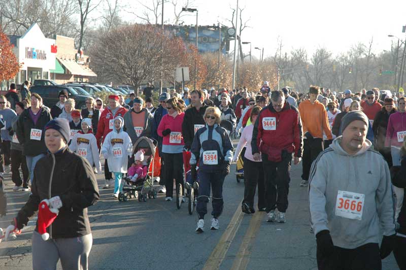 Runners, walkers come out to Broad Ripple in the thousands - By Ashley Plummer and Alan Hague