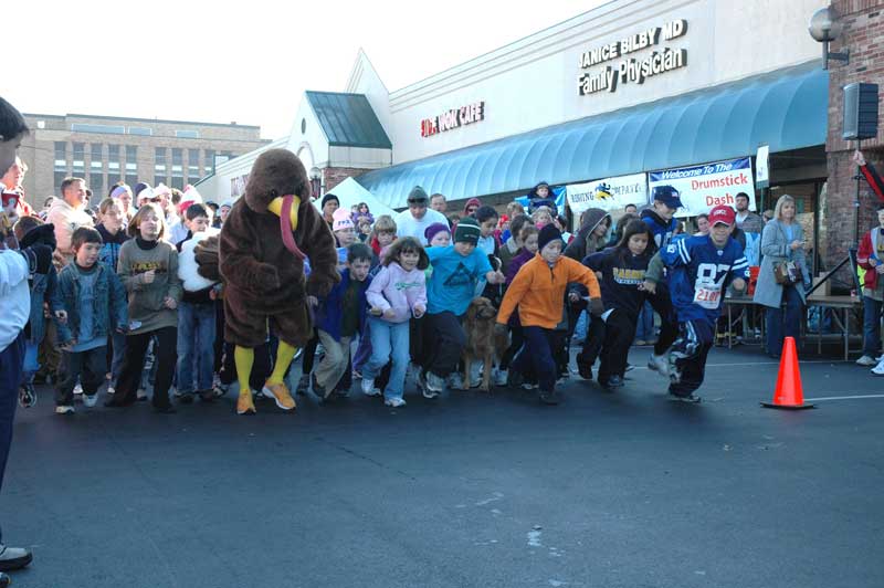 Runners, walkers come out to Broad Ripple in the thousands - By Ashley Plummer and Alan Hague