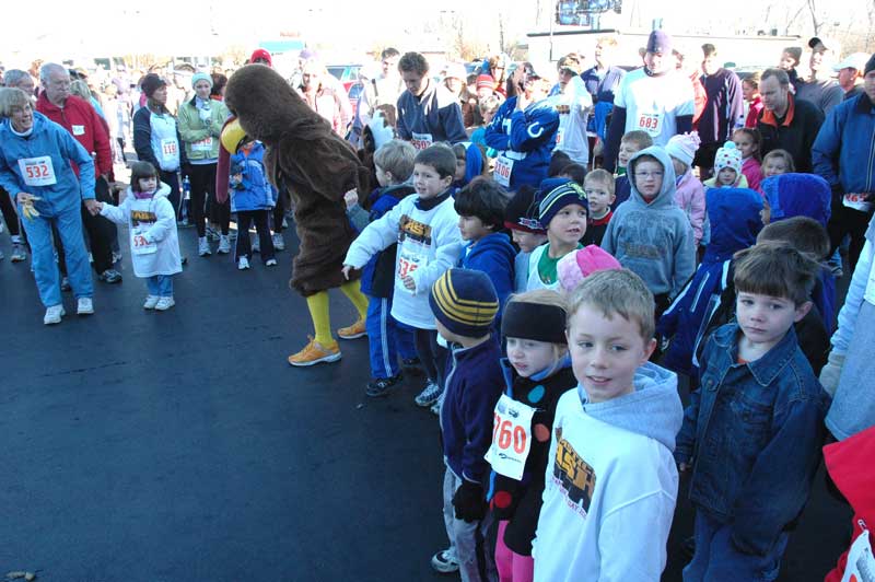 Runners, walkers come out to Broad Ripple in the thousands - By Ashley Plummer and Alan Hague