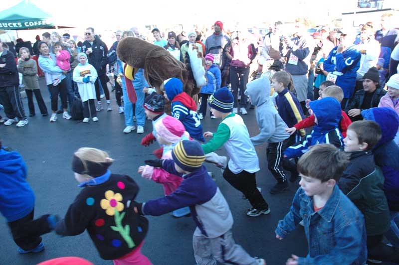 Runners, walkers come out to Broad Ripple in the thousands - By Ashley Plummer and Alan Hague