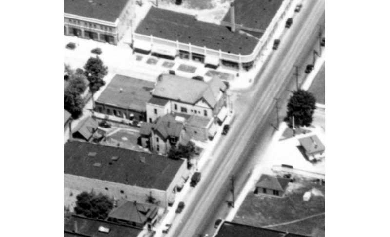 Large houses on Broad Ripple Avenue, in this 1928 aerial photo. On the corner is Abigail's dress shop (where Starbucks is now) and the house to the west is where Pitaya is now.