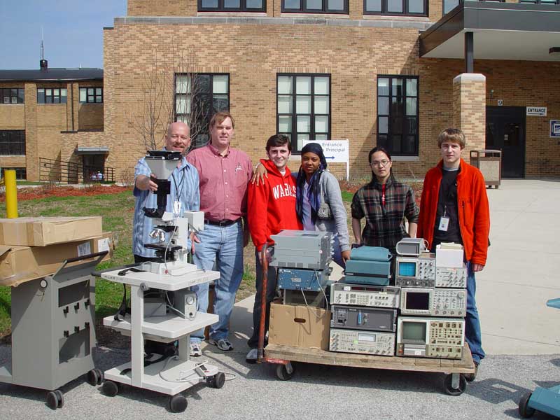 (left to right): Kevin Friedly. Bryan Hunt (Thomson), Advanced Physics students Brian Hughes, Jowhara Abdulraheem, Teruhisa Ogasawara (Japanese exchange student) and Christian Hilden (German exchange student).