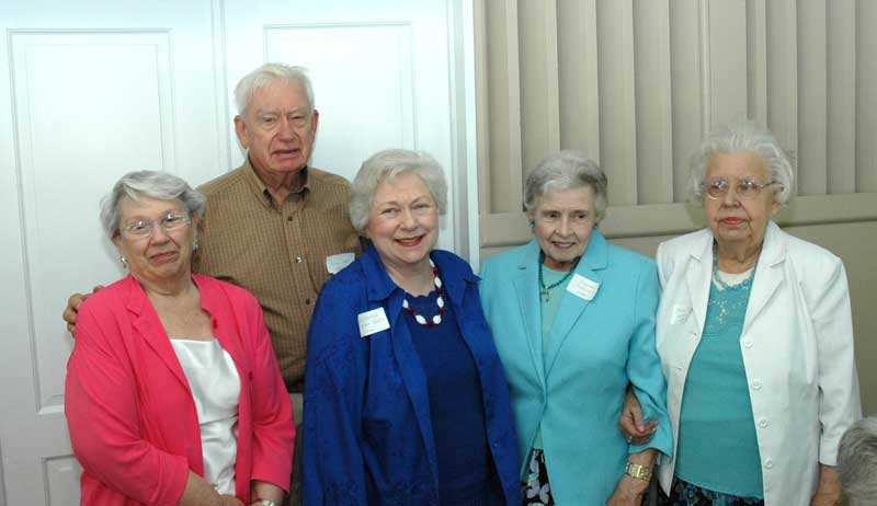 Suzanne Reeder Talbott (1944), James Belt (1943), Jan Weirick Wahls (1946), Virginia Taylor Francisco (1943), unidentified