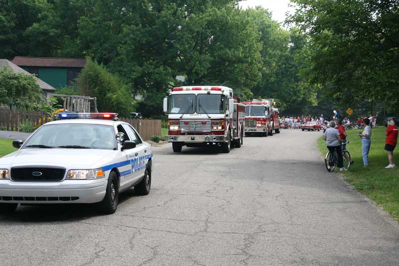 Is there an emergency in Arden? Nope, it is the annual Fourth of July parade.