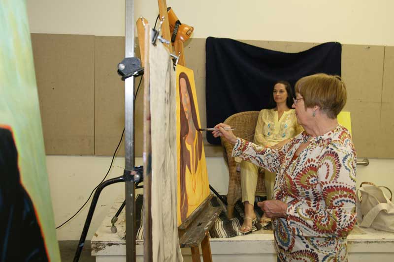 IAC instructor Ellie Siskind painted during the Gallery Tour