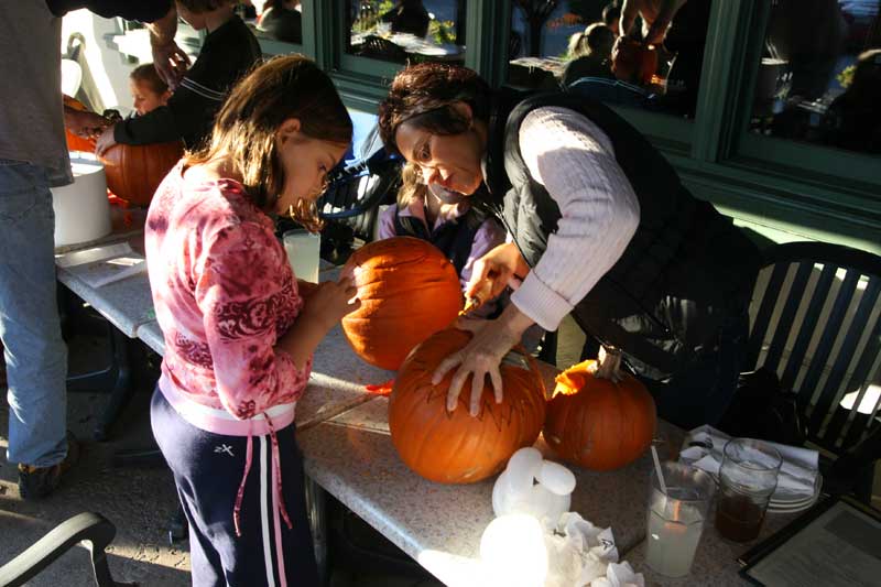 Random Rippling - Pumpkin carving contest at Brew Pub