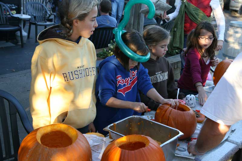 Random Rippling - Pumpkin carving contest at Brew Pub