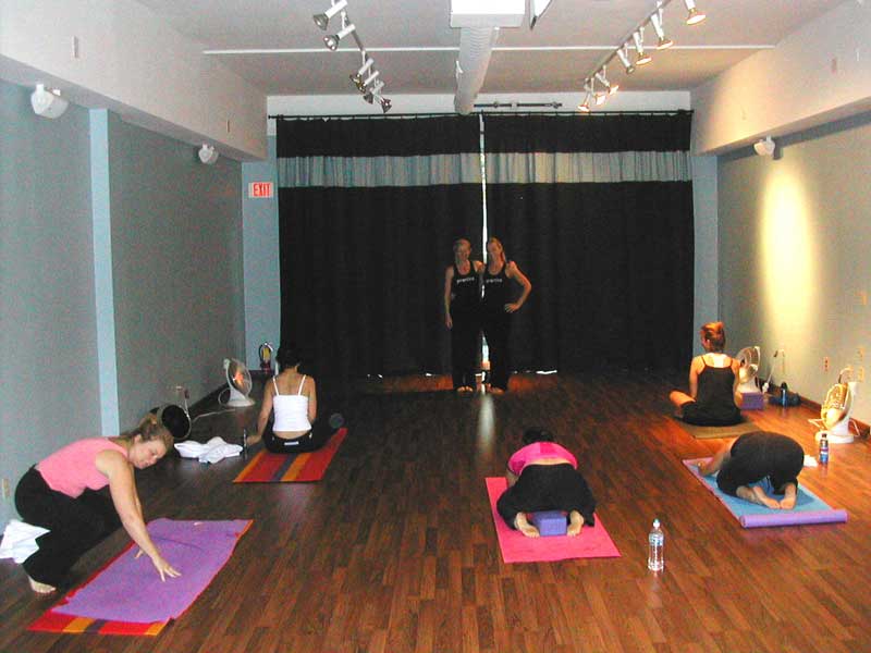 New Year's resolution: get in shape with yoga - By Mario Morone