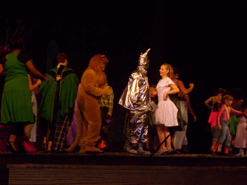 Random Rippling - BRHS Center for Arts & Humanities performs The Wiz