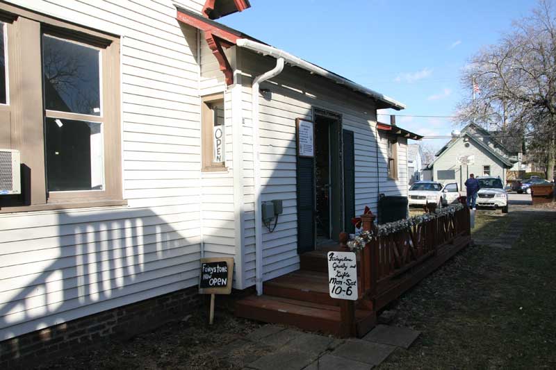 Handmade jewelry shop opens on Ferguson - by Rebecca Davidson 