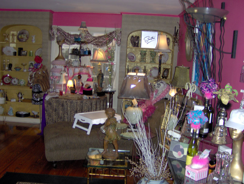 Trash to Treasures Antiques & Boutique - By Mario Morone