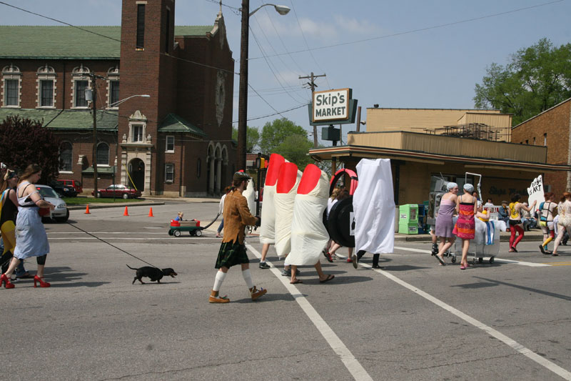 Random Rippling - On Procession art parade