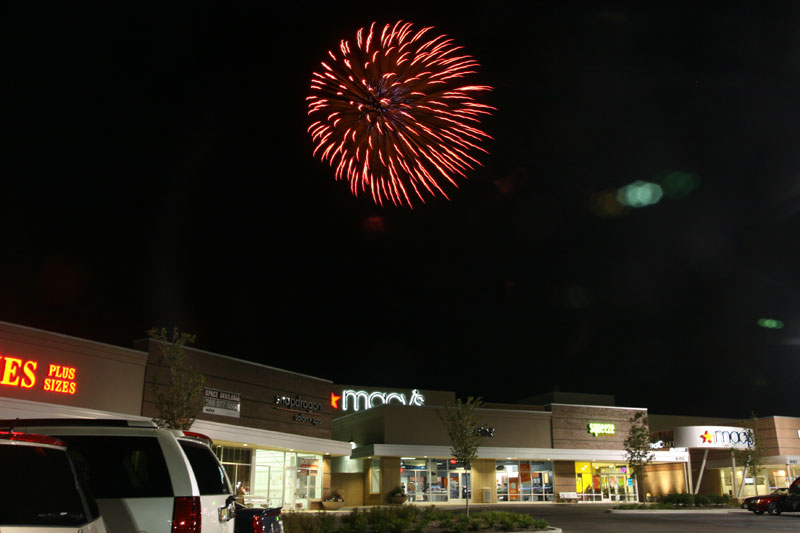 Kite kicks off Glendale reopening with celebration - Batman + fireworks!