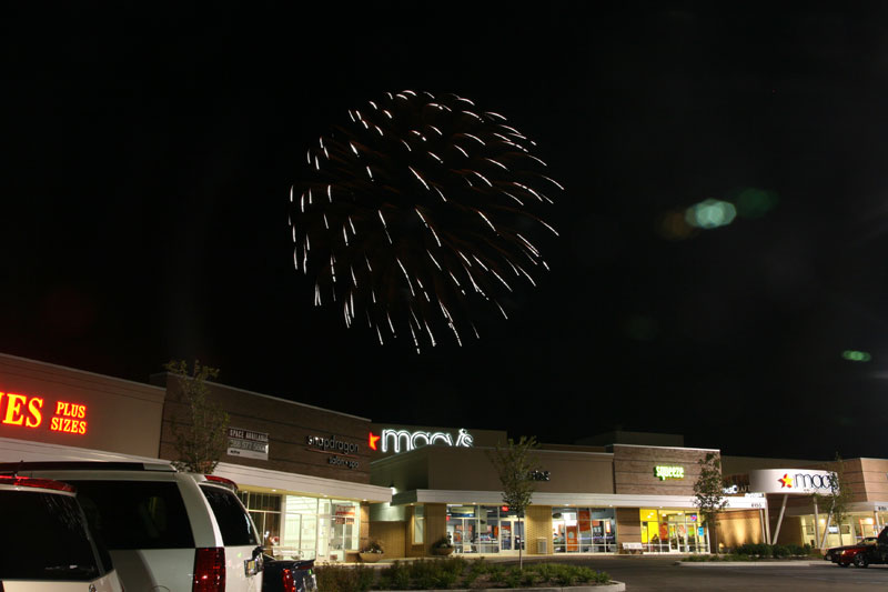 Kite kicks off Glendale reopening with celebration - Batman + fireworks!