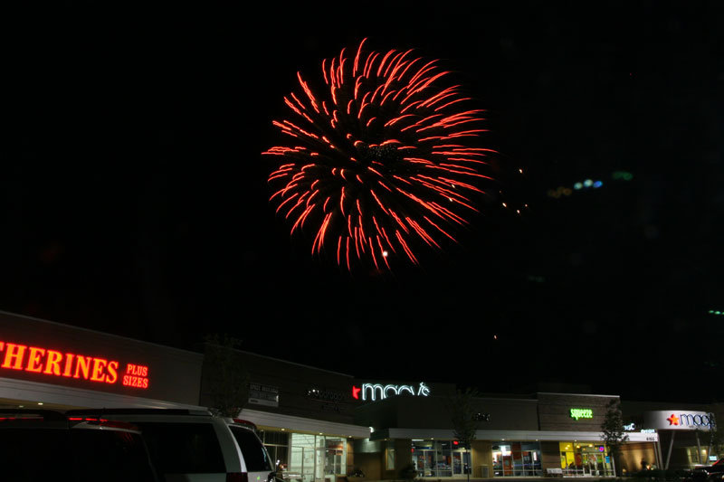 Kite kicks off Glendale reopening with celebration - Batman + fireworks!