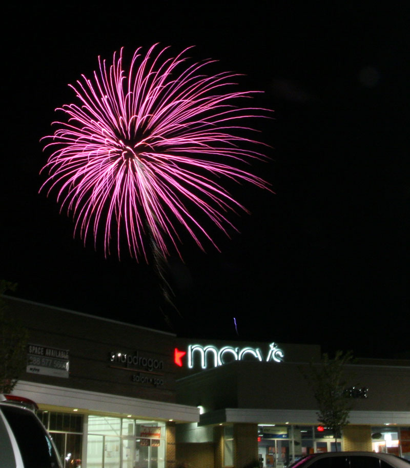 Kite kicks off Glendale reopening with celebration - Batman + fireworks!