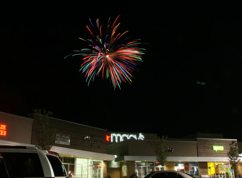 Kite kicks off Glendale reopening with celebration - Batman + fireworks!