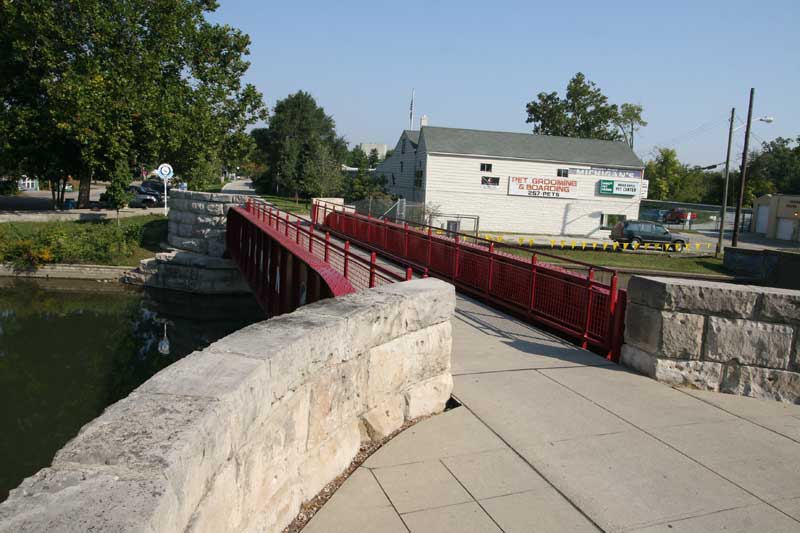 Random Rippling - History peeking out at Broad Ripple Pet Center