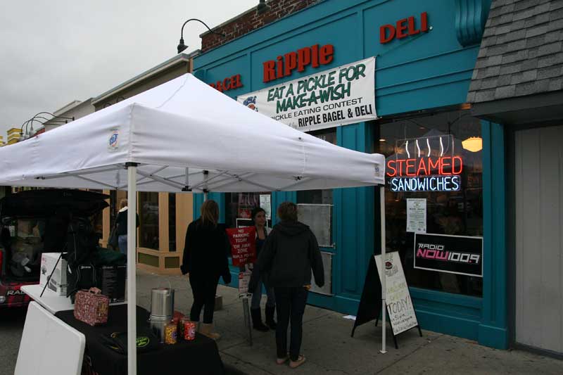 Random Rippling - Bagel Deli pickle contest raises $$$