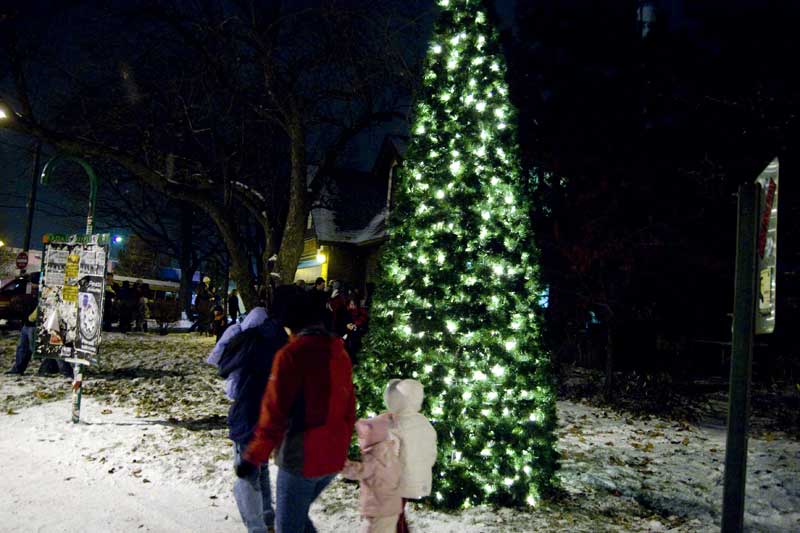 Random Rippling - Santa and ISBVI at Tree lighting