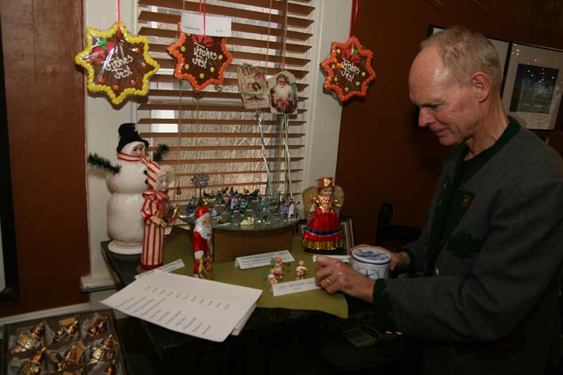 Random Rippling - German Christmas ornaments