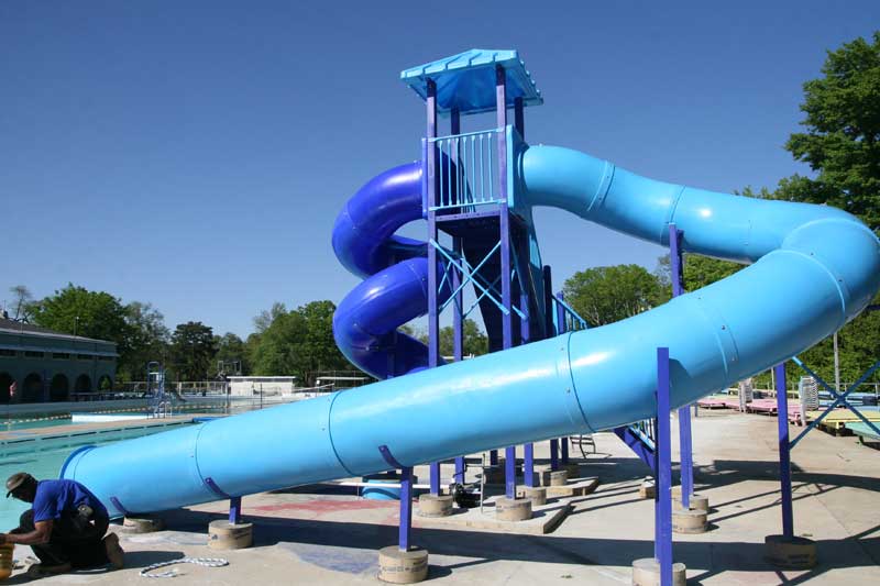 Random Rippling - New slide open at Riviera Club