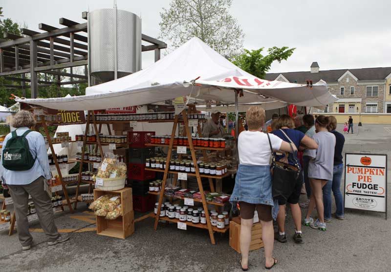 Arndt's Fudgery drew continuous crowds, eager to sample and buy.