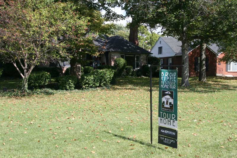 44 Kessler Boulevard East Drive