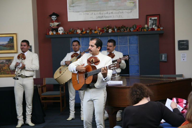 Mariachi Sol Jalisciense concert